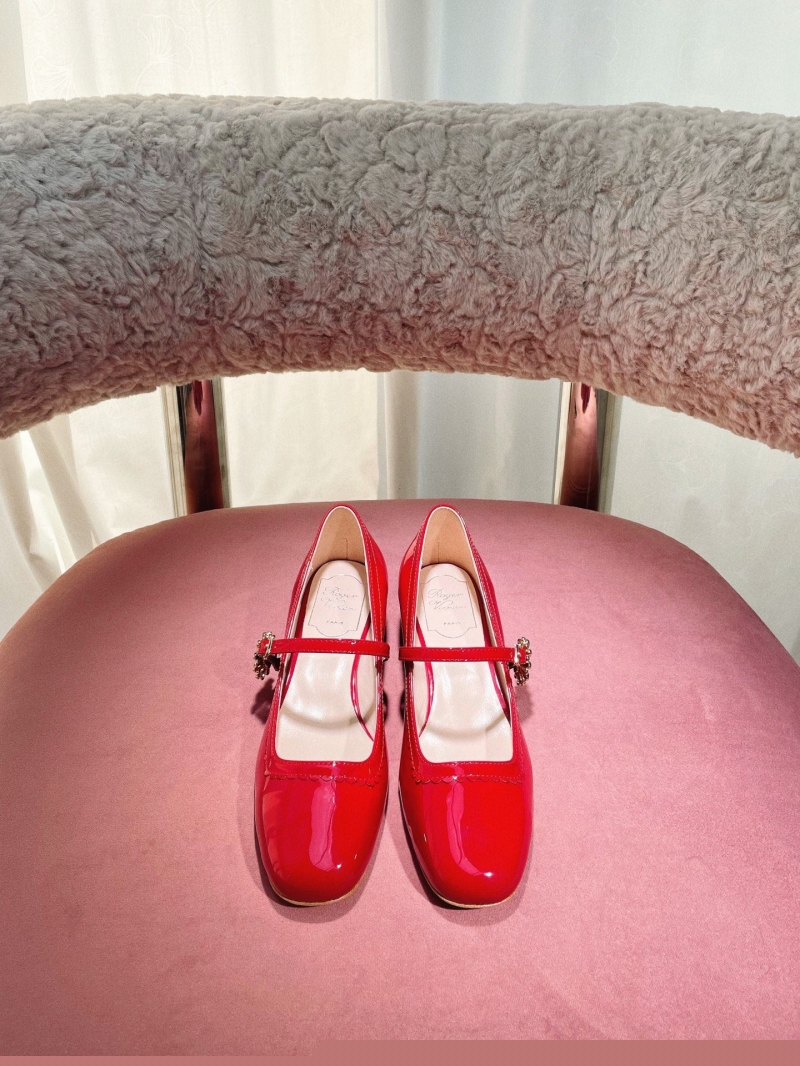 Roger Vivier flat shoes